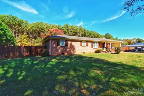 6272 Crowders Cir, Vale, NC 28168