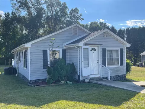 723 8th Avenue Ext, Cramerton, NC 28032