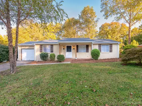 8900 Eaglewind Dr, Charlotte, NC 28212