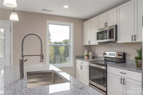 25 Third St, Canton, NC 28716 photo 14