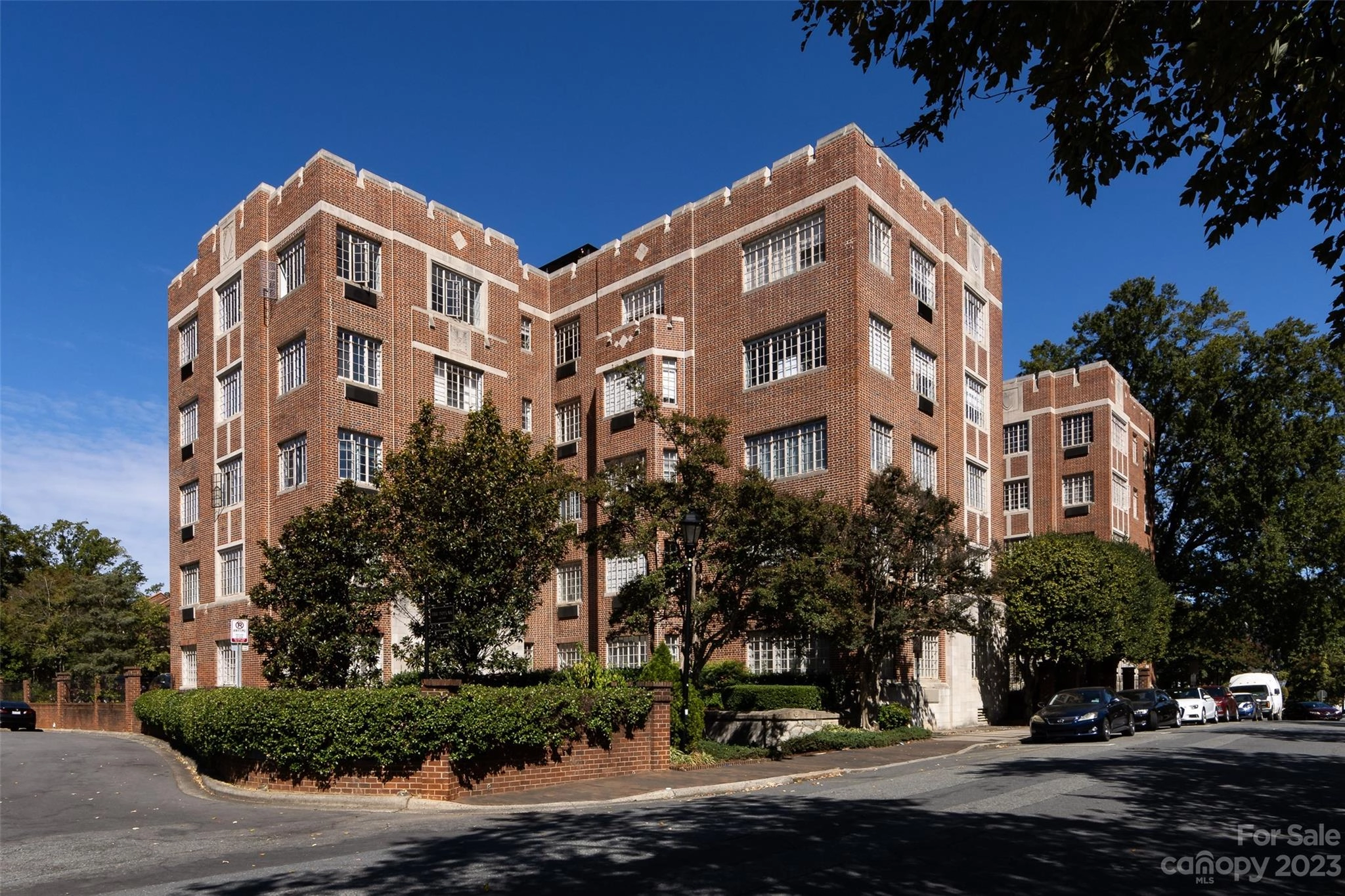 301 W 10th 106 St Unit 106  