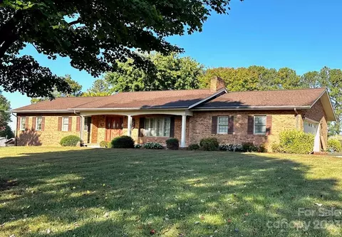 837 White Plains Rd, Hiddenite, NC 28636