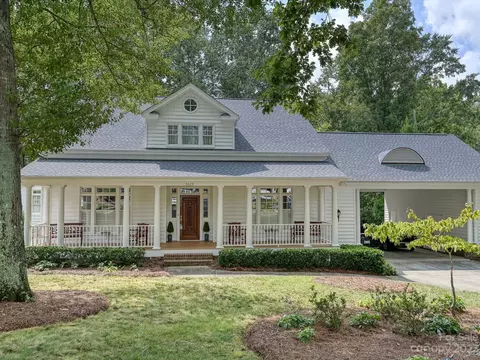5629 Merrymount Dr, Charlotte, NC 28226