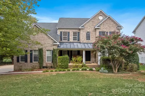 9601 Blakeney Heath Rd, Charlotte, NC 28277