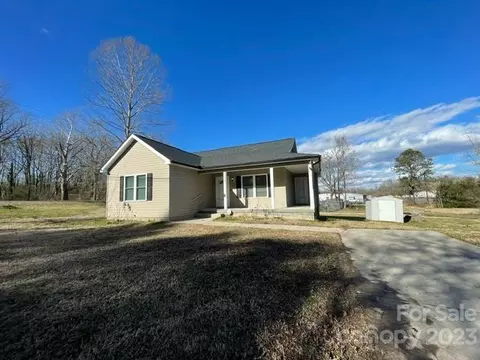 330 Roswell W St W, Troy, NC 27371