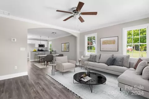 2549 Snow Creek Rd, Hickory, NC 28601