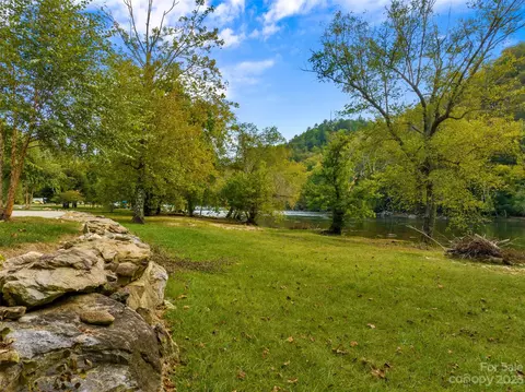 258 Rollins Rd, Marshall, NC 28753 photo 9