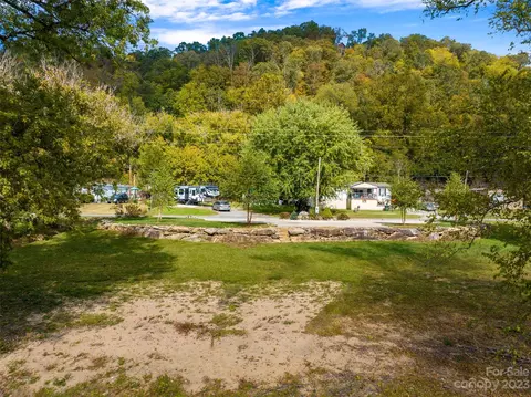 258 Rollins Rd, Marshall, NC 28753 photo 6