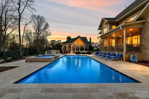 2253 Shagbark Ln, Weddington, NC 28104