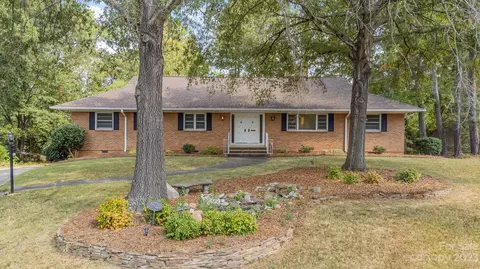 2526 Tower Ct, Charlotte, NC 28209