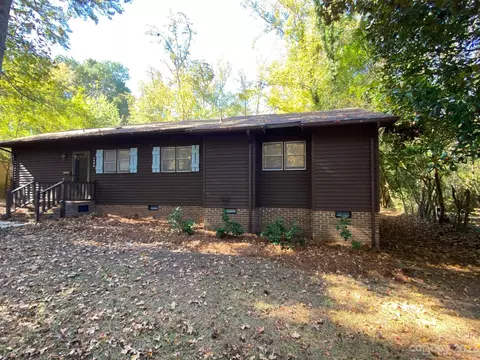 1300 Shannon Dr, Wadesboro, NC 28170