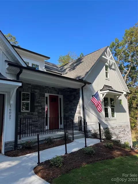 16027 Kiki Ct, Tega Cay, SC 29708