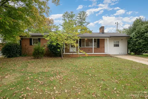 683 N Bost St, Statesville, NC 28677