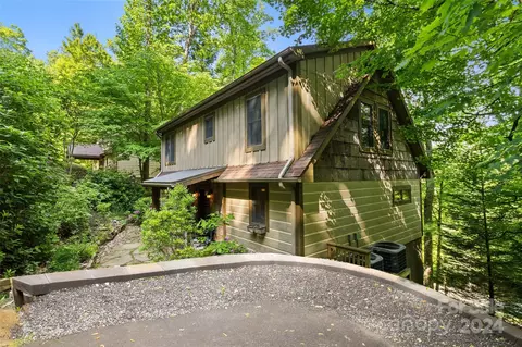 84 Falls Crossing Rd, Burnsville, NC 28714