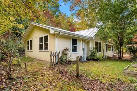 24 White Willow Rdg, Black Mountain, NC 28711