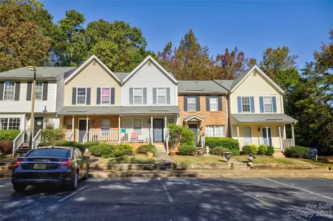 6404 Windsor Gate Ln, Charlotte, NC 28215