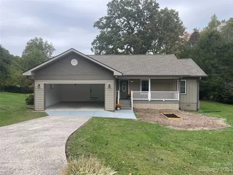 66 Pine Grove Dr, Andrews, NC 28901