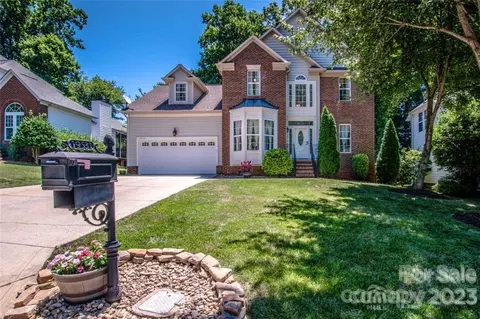 19531 Dufour Ct, Cornelius, NC 28031