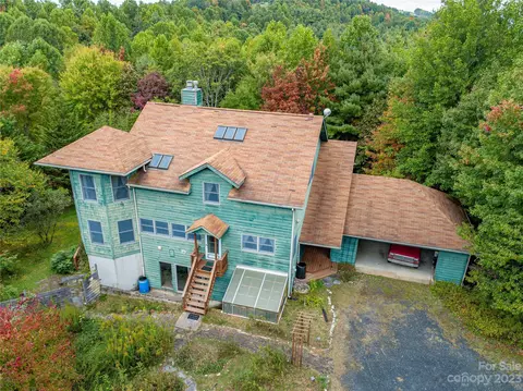 1270 Cabbage Patch Rd, Burnsville, NC 28714