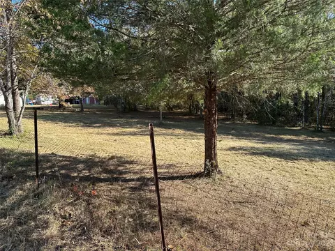 137 Cedarvale Dr, Harmony, NC 28634 photo 3