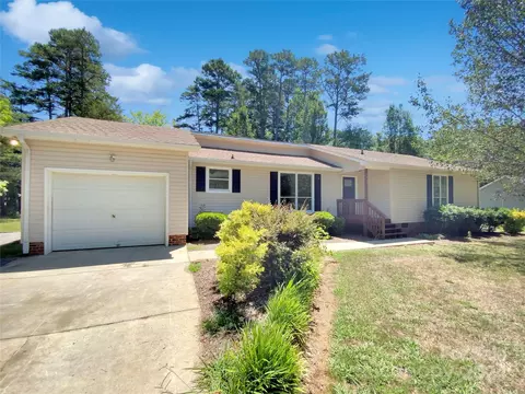 7833 Deer Track Dr, Denver, NC 28037
