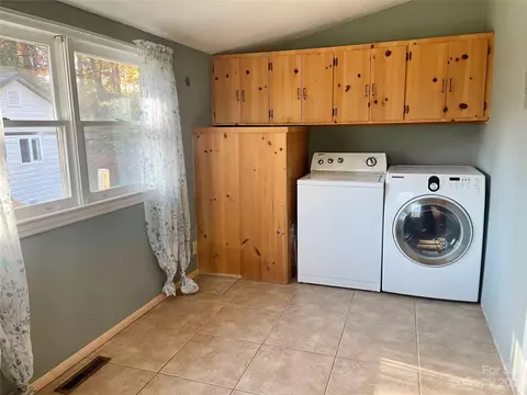 2836 Mudcut Rd, Marion, NC 28752 photo 8