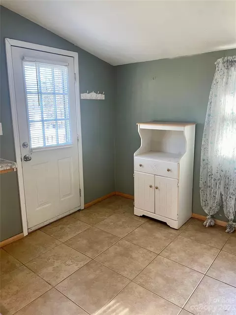 2836 Mudcut Rd, Marion, NC 28752 photo 9