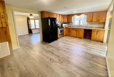 2836 Mudcut Rd, Marion, NC 28752 photo 6