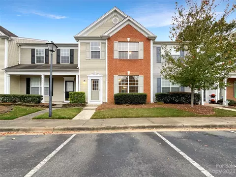 6867 Rothchild Dr, Charlotte, NC 28270