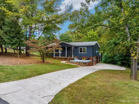 4130 2nd Street Ne Ct NE, Hickory, NC 28601