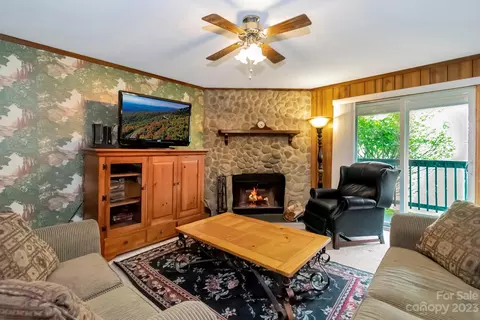 301 Pinnacle Inn 3121 Rd #3121, Beech Mountain, NC 28604