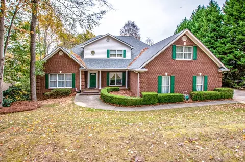 226 Pinnacle Shores Dr, Mooresville, NC 28117