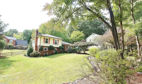 2411 Roundabout Ln, Charlotte, NC 28210