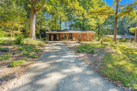 1236 Monroe Dr, Gastonia, NC 28054