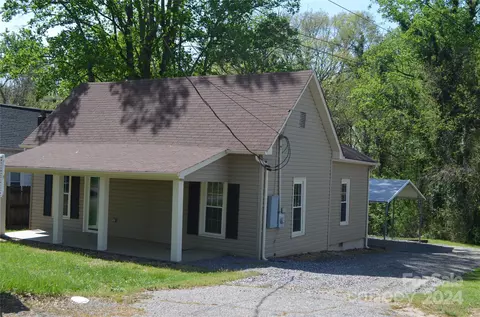 355 Linneys Mountain Rd, Taylorsville, NC 28681