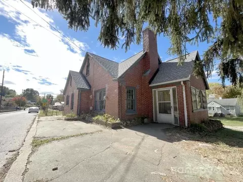 720 N Main St, Canton, NC 28716
