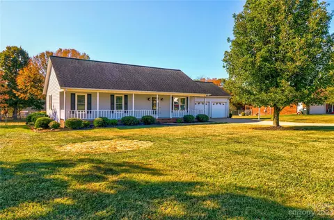 207 Antler Dr, Statesville, NC 28625