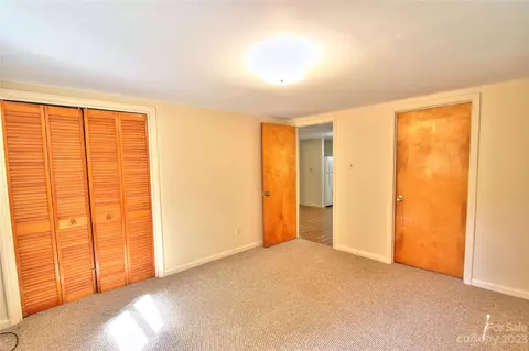 2872 Hyder Mountain Rd, Clyde, NC 28721 photo 11