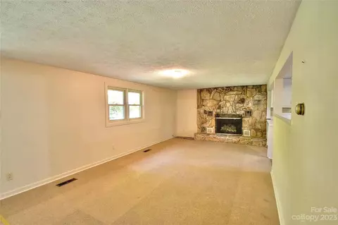 2872 Hyder Mountain Rd, Clyde, NC 28721 photo 4