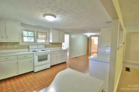 2872 Hyder Mountain Rd, Clyde, NC 28721 photo 7