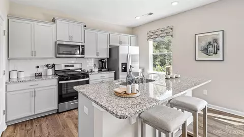 63 Lance Forest Rd, Fletcher, NC 28732 photo 3