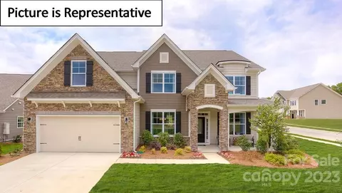 6100 Sylvan Dr, Denver, NC 28037