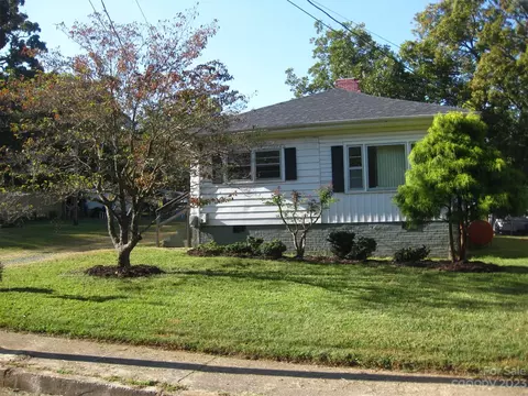 66 Cedar St, Badin, NC 28009