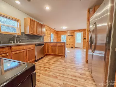 110 Pine St, Tryon, NC 28782 photo 9