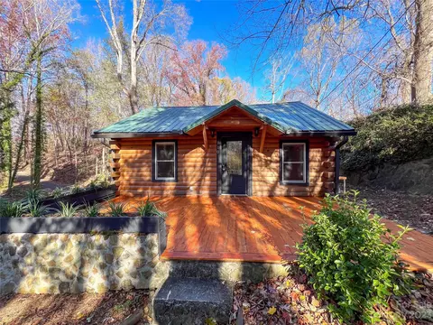 110 Pine St, Tryon, NC 28782 photo 1