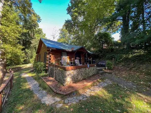 110 Pine St, Tryon, NC 28782 photo 4