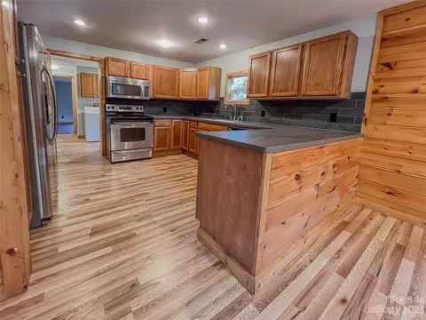 110 Pine St, Tryon, NC 28782 photo 8