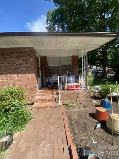 208 Salisbury Ave, Spencer, NC 28159