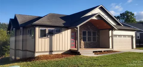 35 Al Dorf Dr, Weaverville, NC 28787