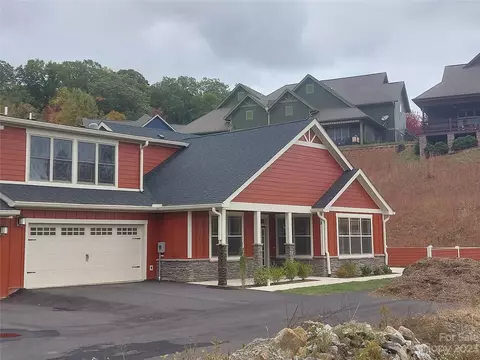 18 Brookstone R-2 Pl #R-2, Candler, NC 28715